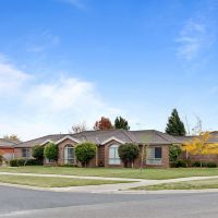 2 Argyle Crescent Lucas VIC 3350