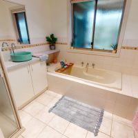 2 Argyle Crescent Lucas VIC 3350