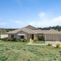 15 Cluny Road ARMIDALE NSW 2350