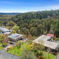 16 Forest Ave Hepburn Springs VIC 3461