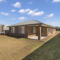 23 Racecourse Crescent DALYSTON VIC 3992