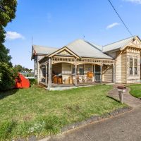 384 Ryrie Street EAST GEELONG VIC 3219