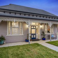 27 Rowe Street Soldiers Hill VIC 3350