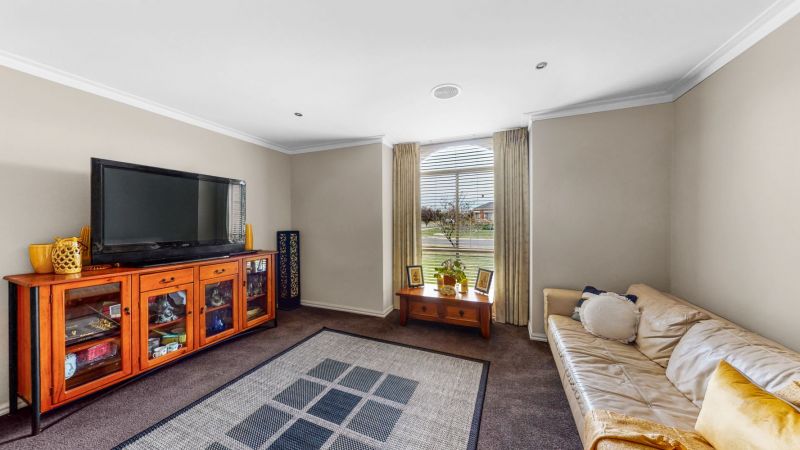 2 Argyle Crescent Lucas VIC 3350 