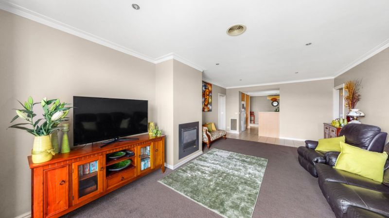 2 Argyle Crescent Lucas VIC 3350 