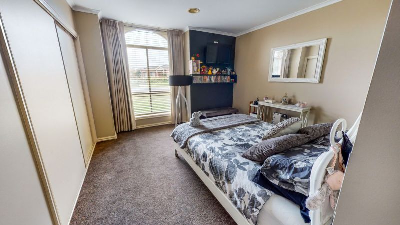2 Argyle Crescent Lucas VIC 3350 