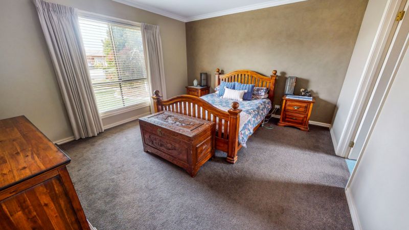 2 Argyle Crescent Lucas VIC 3350 