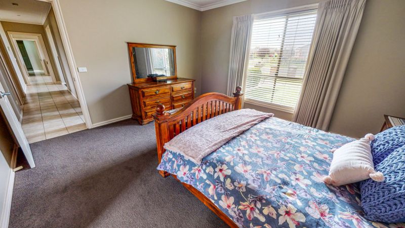 2 Argyle Crescent Lucas VIC 3350 