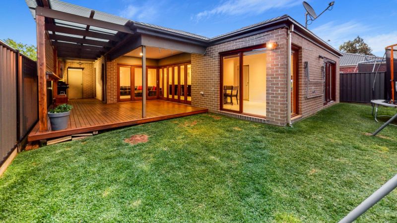 3 Tawleed Grove, Clyde North VIC 3978 