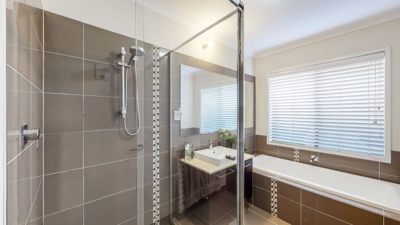 3 Tawleed Grove, Clyde North VIC 3978 