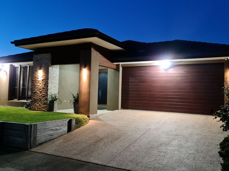 3 Tawleed Grove, Clyde North VIC 3978 
