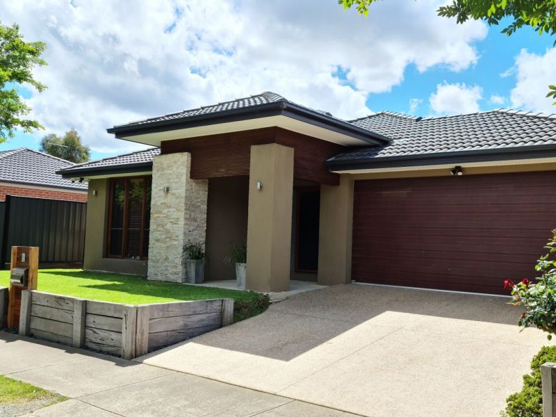 3 Tawleed Grove, Clyde North VIC 3978 
