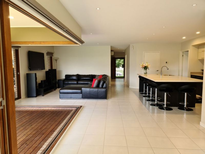 3 Tawleed Grove, Clyde North VIC 3978 