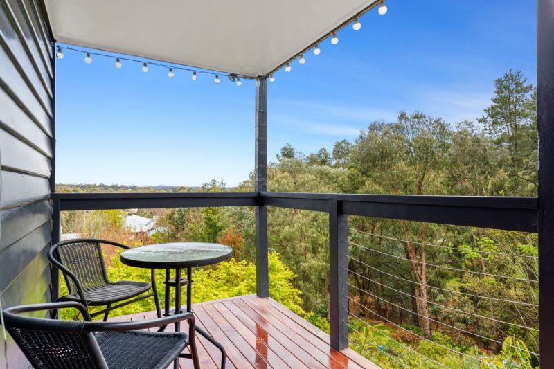 16 Forest Ave Hepburn Springs VIC 3461 