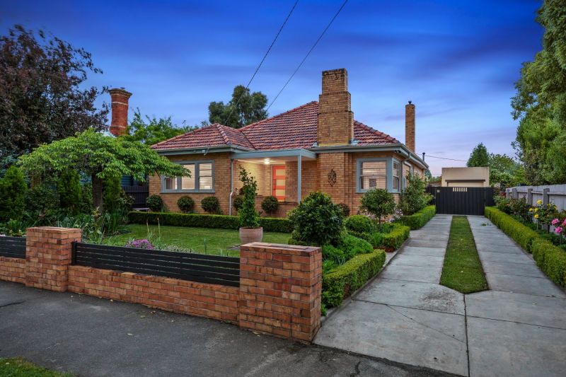 https://next-reality-3d.captur3d.io/view/next-address/21-windermere-st 