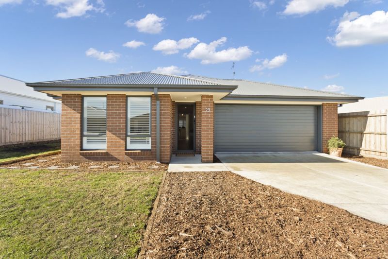 23 Racecourse Crescent DALYSTON VIC 3992 