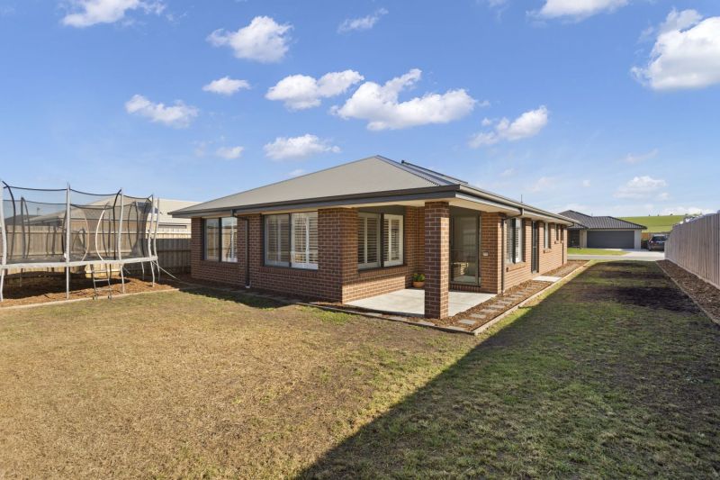 23 Racecourse Crescent DALYSTON VIC 3992 