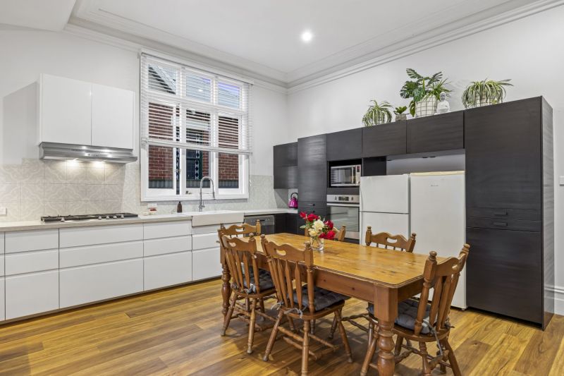 27 Rowe Street Soldiers Hill VIC 3350 